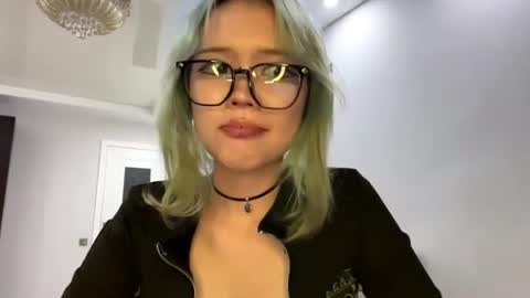 Snapshot of hildegardescore chatting on 23, 7, 2026 Kaori online show from 23, 7, 2026