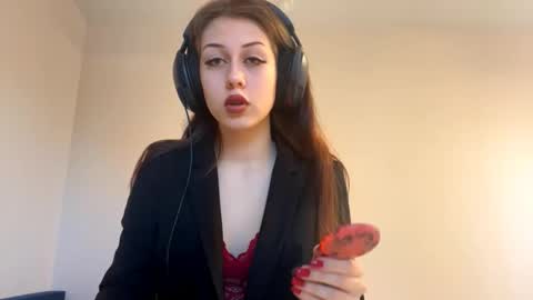 Snapshot of hildredmabray chatting on 11, 10, 2025 Hi Im Elizabeth online show from 11, 10, 2025