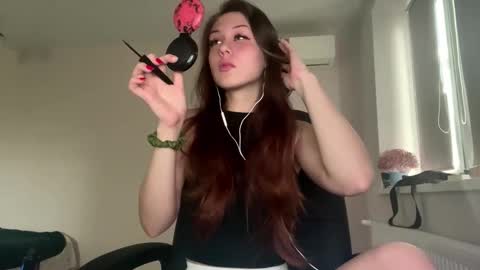 Snapshot of hildredmabray chatting on 16, 10, 2025 Hi Im Elizabeth online show from 16, 10, 2025