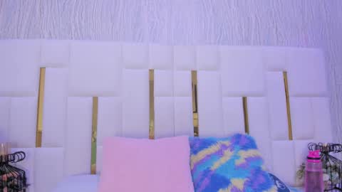 Snapshot of hillary_uckerman_ chatting on 14, 10, 2025 Hillary online show from 14, 10, 2025