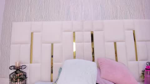 Snapshot of hillary_uckerman_ chatting on 8, 11, 2025 Hillary online show from 8, 11, 2025