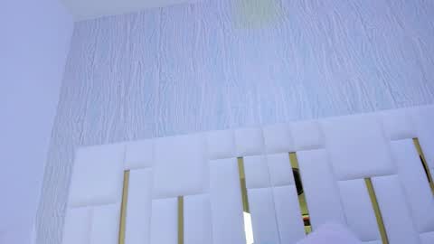 Snapshot of hillary_uckerman_ chatting on 2, 12, 2025 Hillary online show from 2, 12, 2025