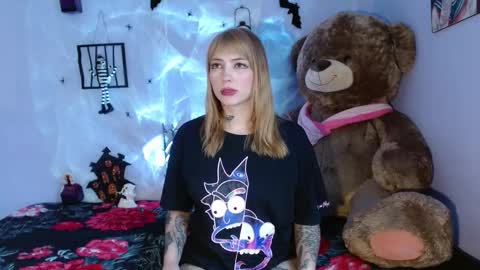 Snapshot of himiiko_toga chatting on 12, 10, 2025 Himiiko online show from 12, 10, 2025