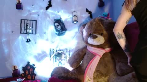 Snapshot of himiiko_toga chatting on 16, 10, 2025 Himiiko online show from 16, 10, 2025