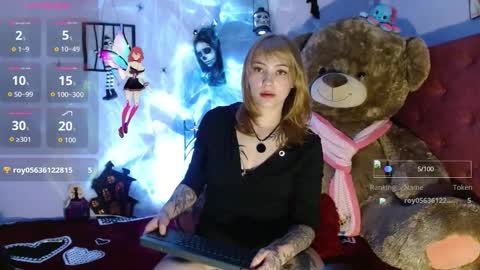 Snapshot of himiiko_toga chatting on 21, 10, 2025 Himiiko online show from 21, 10, 2025