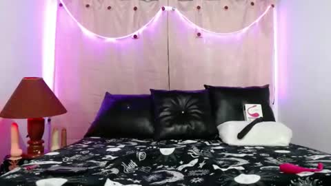 Snapshot of hinasha chatting on 11, 2, 2025 Angel online show from 11, 2, 2025