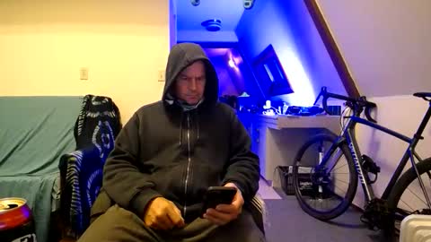 Hippie Jijm online show from 4, 3, 2026