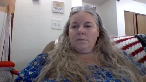 Snapshot of hippysnewhere chatting on 12, 5, 2026 hippysnewhere online show from 12, 5, 2026