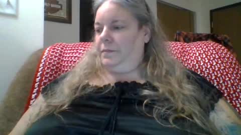Snapshot of hippysnewhere chatting on 13, 6, 2026 hippysnewhere online show from 13, 6, 2026