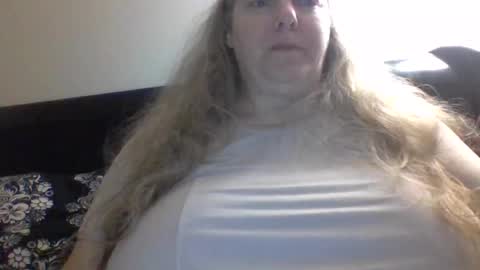 hippysnewhere online show from 10, 7, 2026