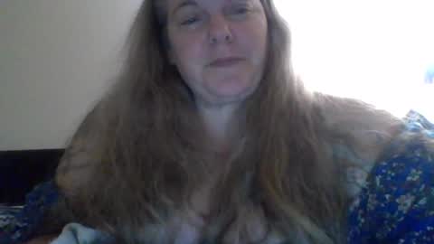 hippysnewhere online show from 11, 7, 2026