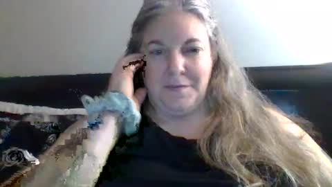 hippysnewhere online show from 30, 7, 2026