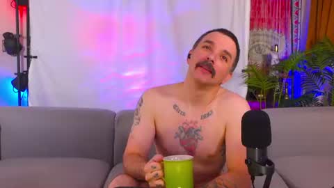 HipsterTrash Clark one half of Task Manager online show from 17, 7, 2026