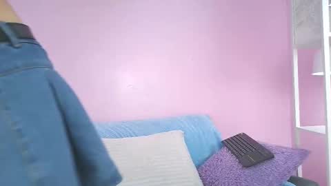 Snapshot of hiyakasudere_ chatting on 18, 11, 2025 hiyakasudere_ online show from 18, 11, 2025