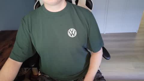 Snapshot of hls0077 chatting on 19, 12, 2025 hls0077 online show from 19, 12, 2025