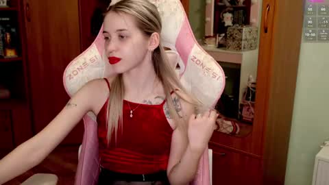 Holly online show from 2, 3, 2025