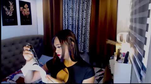 hoelymarie online show from 20, 4, 2026