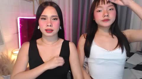 Snapshot of hoelymolly chatting on 8, 3, 2026 hoelymolly online show from 8, 3, 2026