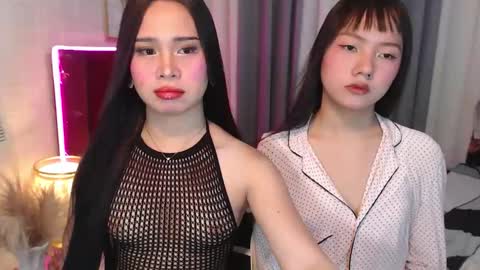 Snapshot of hoelymolly chatting on 9, 3, 2026 hoelymolly online show from 9, 3, 2026