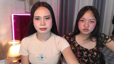 Snapshot of hoelymolly chatting on 6, 4, 2026 hoelymolly online show from 6, 4, 2026