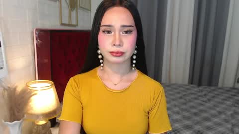 Snapshot of hoelymolly chatting on 8, 4, 2026 hoelymolly online show from 8, 4, 2026