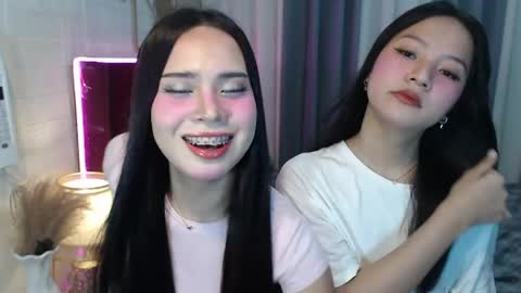 Snapshot of hoelymolly chatting on 15, 4, 2026 hoelymolly online show from 15, 4, 2026