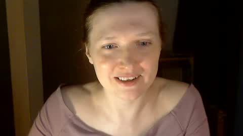Snapshot of holistic_woman chatting on 26, 6, 2026 holistic_woman online show from 26, 6, 2026