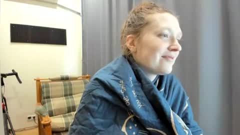 Snapshot of holistic_woman chatting on 9, 7, 2026 holistic_woman online show from 9, 7, 2026