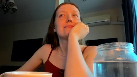 Snapshot of holistic_woman chatting on 17, 7, 2026 holistic_woman online show from 17, 7, 2026