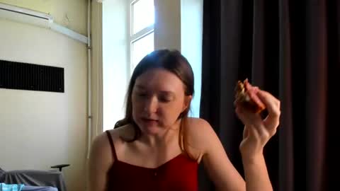 Snapshot of holistic_woman chatting on 9, 8, 2026 holistic_woman online show from 9, 8, 2026