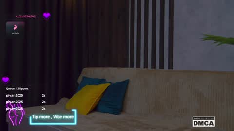 Snapshot of holl1would chatting on 31, 1, 2025 My social media links subscribe to support me online show from 31, 1, 2025