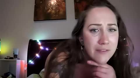 Snapshot of holligem chatting on 15, 5, 2026 holligem online show from 15, 5, 2026