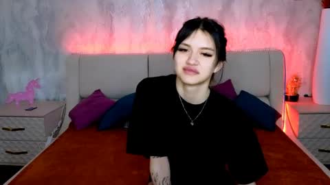 Holly online show from 8, 6, 2026