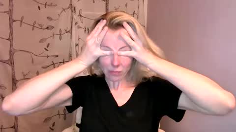 holly_bourbon online show from 10, 6, 2026