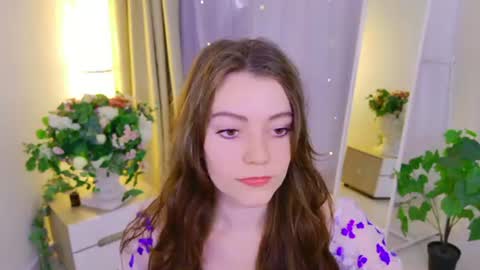 Snapshot of holly_kittenss chatting on 28, 6, 2026 Lana online show from 28, 6, 2026