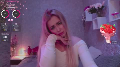 holly_molly8 online show from 29, 9, 2025