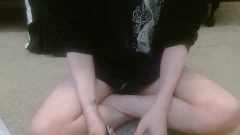 Holly Hawkes online show from 13, 11, 2025