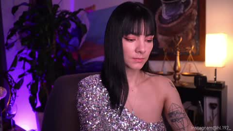Snapshot of hollylinder_ chatting on 28, 12, 2024 Holly Linder online show from 28, 12, 2024
