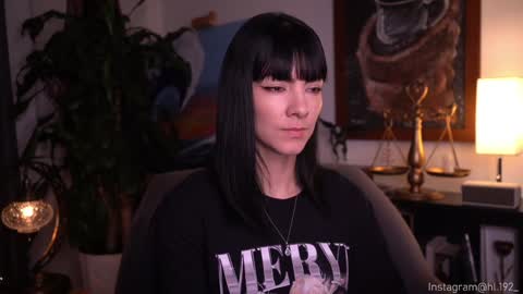 Snapshot of hollylinder_ chatting on 5, 1, 2025 Holly Linder online show from 5, 1, 2025