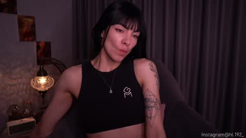 Snapshot of hollylinder_ chatting on 5, 2, 2025 Holly Linder online show from 5, 2, 2025