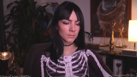 Snapshot of hollylinder_ chatting on 1, 3, 2025 Holly Linder online show from 1, 3, 2025