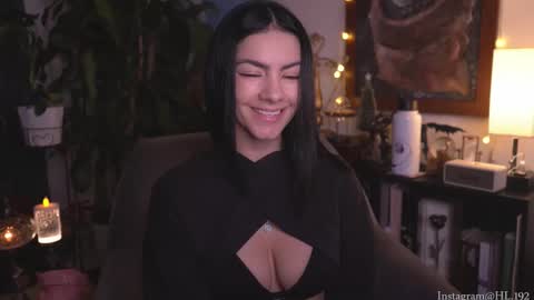 Holly Linder online show from 17, 12, 2025