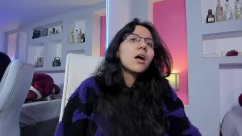 hollypeach_ online show from 3, 4, 2026