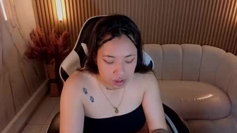 Snapshot of hollypeytoon chatting on 1, 11, 2025 Holly online show from 1, 11, 2025