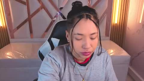 Holly  online show from 11, 11, 2025