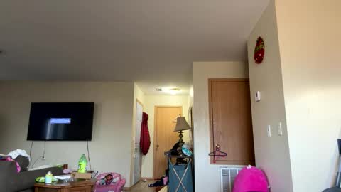Snapshot of hollyquinniscute chatting on 6, 1, 2026 Brat online show from 6, 1, 2026