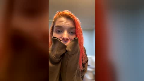 Snapshot of hollyquinniscute chatting on 9, 1, 2026 Brat online show from 9, 1, 2026