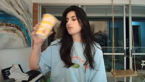 hollyshit_ online show from 13, 11, 2025