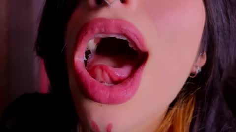 holly online show from 4, 12, 2025