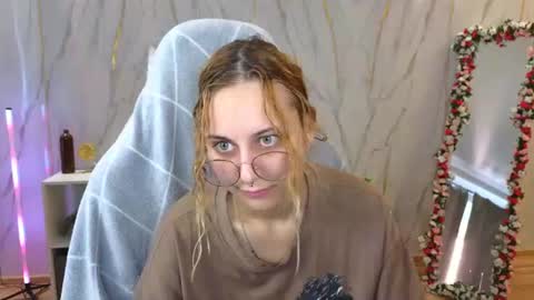 Polly online show from 10, 8, 2026